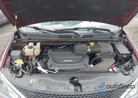 2017 Chrysler Pacifica Touring-L Plus z USA, uszkodzony, nr VIN 2C4RC1EG1HR736134